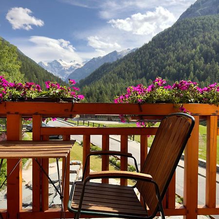 Hotel Le Bouquet - Adults Only Cogne Exterior photo